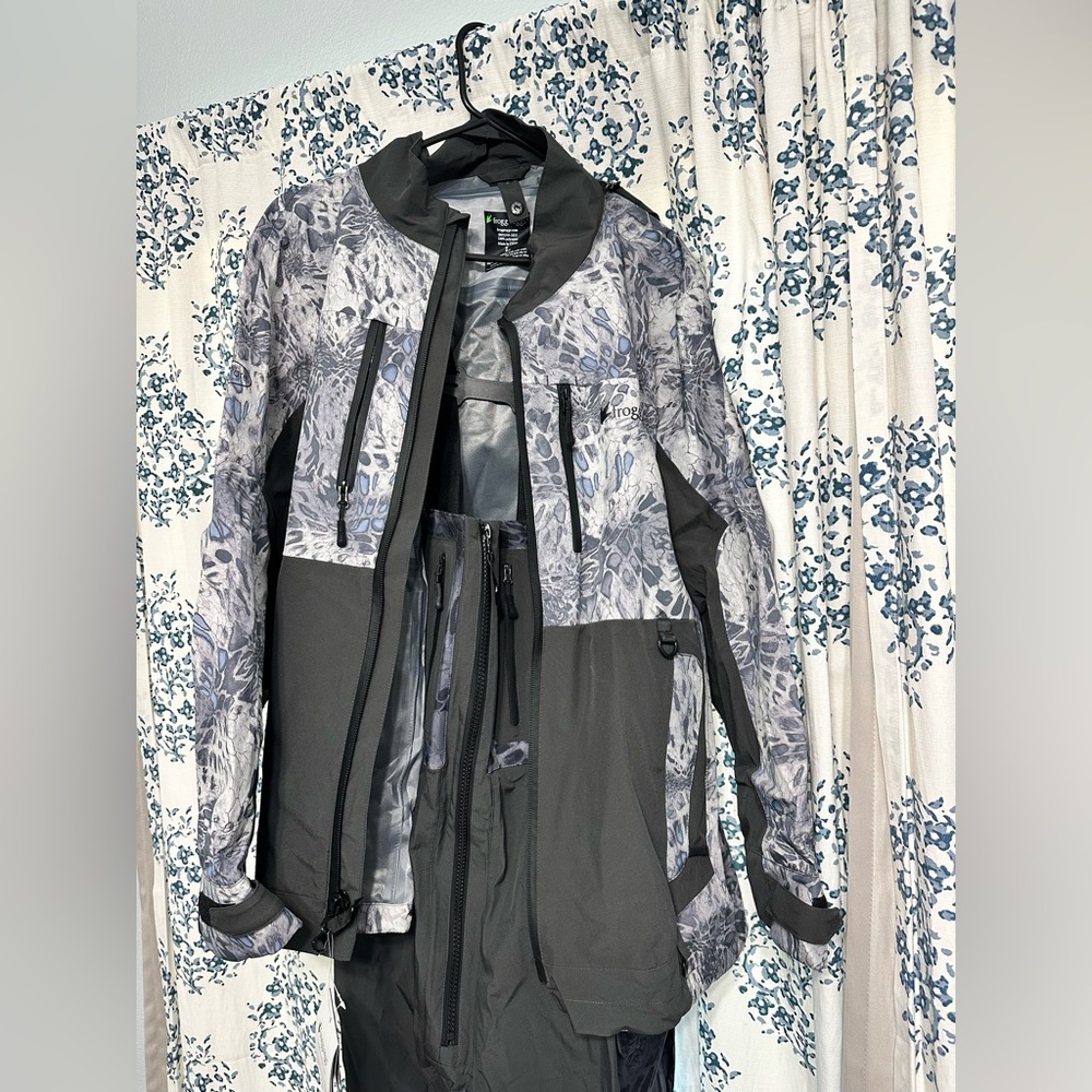 Frogg toggs Pilot Pryml Jacket and Bib